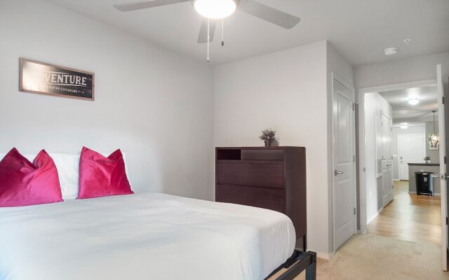 The Luxe Suites at University of Arkansas