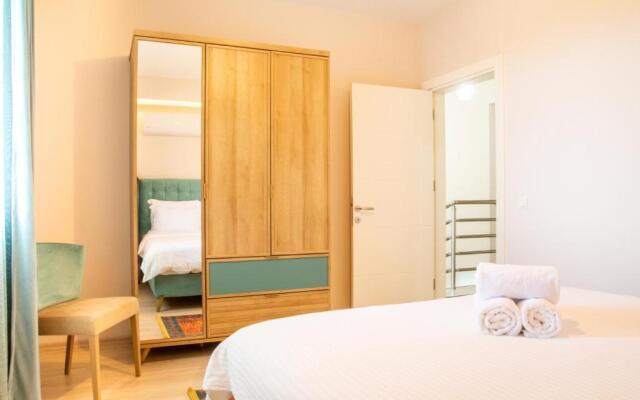 Spacious Flat with Pool in Kusadasi
