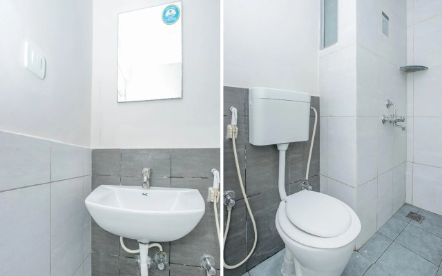 OYO 13523 Hotel Luxor The Budget Inn