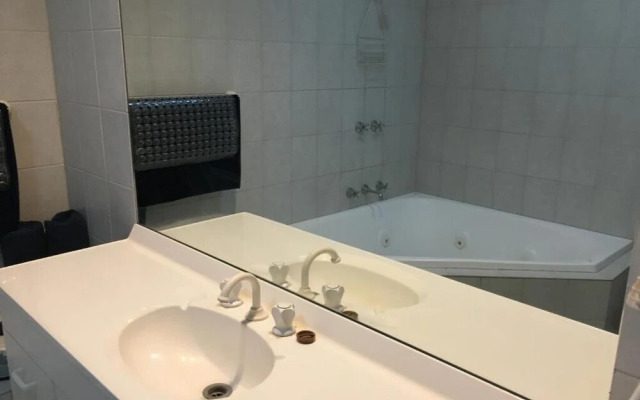 Lincoln Navigators Motel & Restaurant