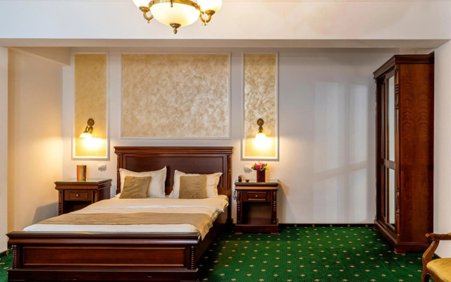 Victoria Hotel