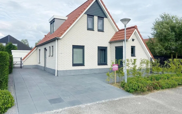 Holiday Home With Pet-friendly Garden