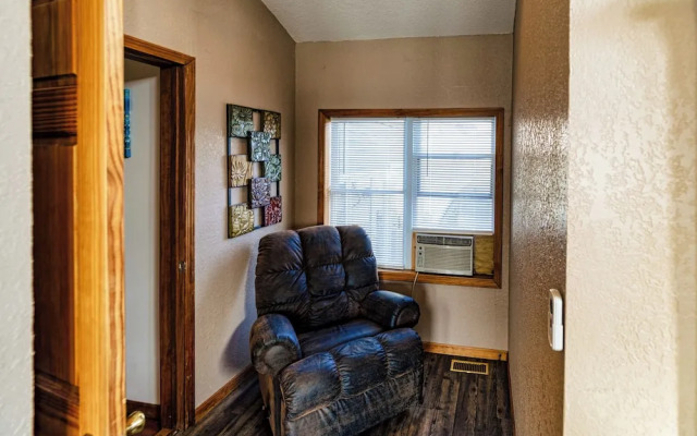 Redbud Retreat Amenity-filled Waterfront Home!