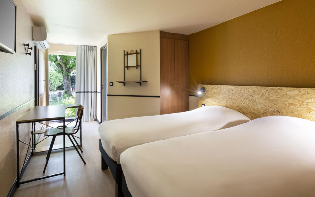 greet Hotel Villeneuve La Garenne