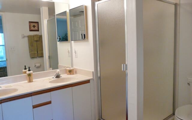 Peaceful Condo With Pool Across From South Beach