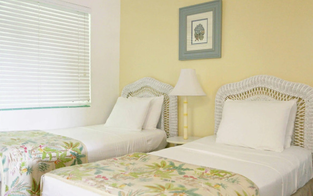 Seaspray Surf Lodge