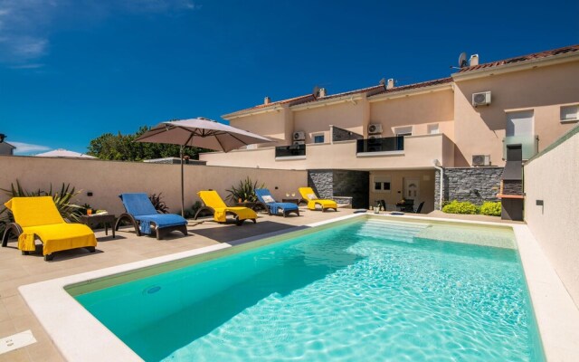 Awesome Home in Brzac With Wifi and 2 Bedrooms
