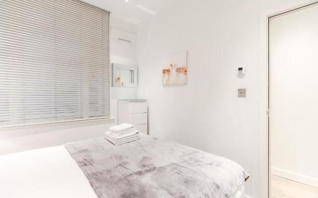 Trafalgar Square Apartments
