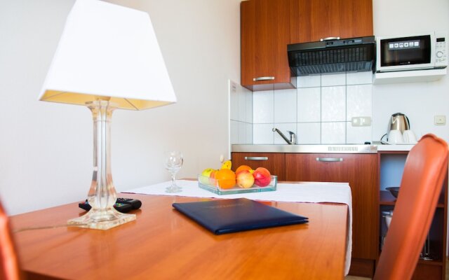 Apartment And Rooms Ana