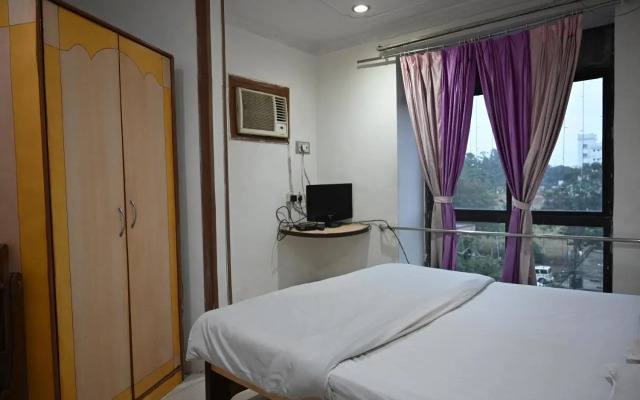 OYO 27950 Hotel Priyanka International
