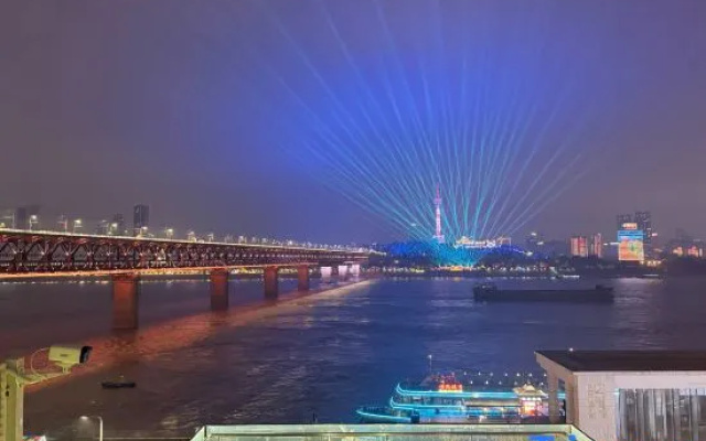 Guanlan Artistic Scenic Hotel (Yellow Crane Tower Wuhan Yangtze River Bridge) – Outside – Wuhan