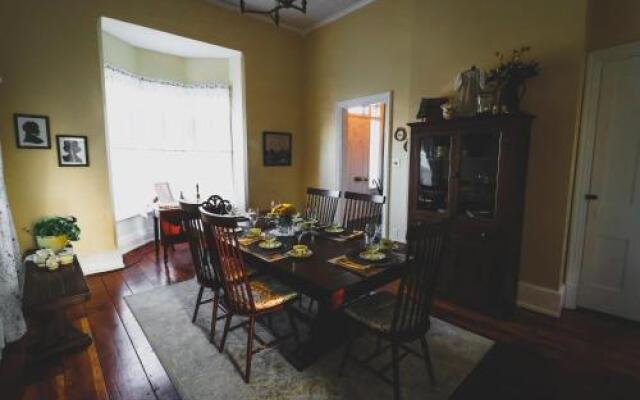 The House at Seven Oaks