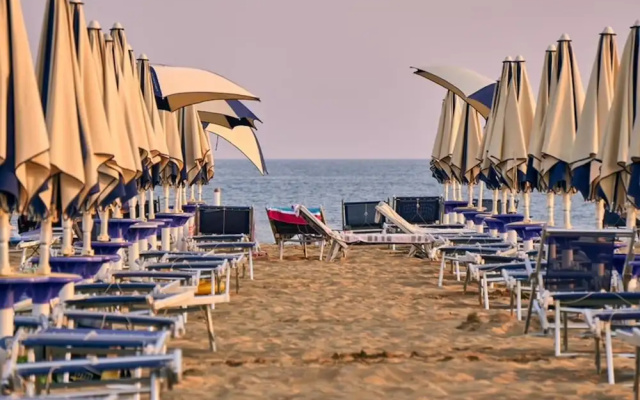 Flat Only 200mt From the sea
