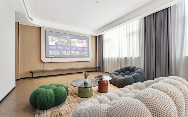 Wanzai Yijia La Maison Hotel