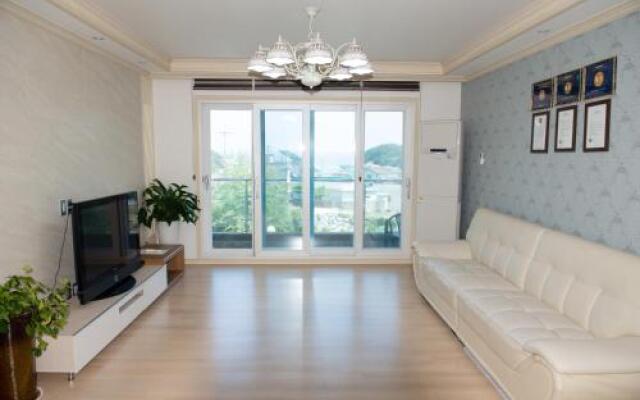 Geoje Blueberry Pension