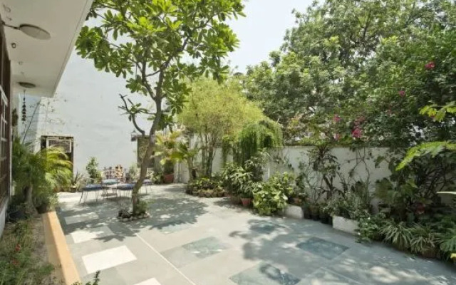 Trendy Bed and Breakfast and Service Apartments