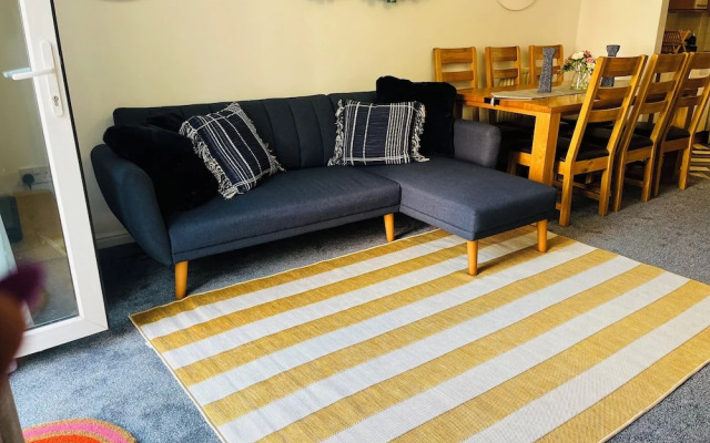 Beautiful 2 - Bed Apartment in Aylesbury