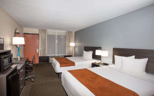 Days Inn & Suites by Wyndham Orlando Airport