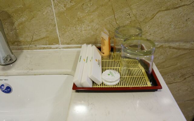 Collection O Emerald Luxury Apartment - Near SECC