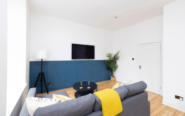 ALTIDO Glamorous1-bed flat overlooking Grassmarket
