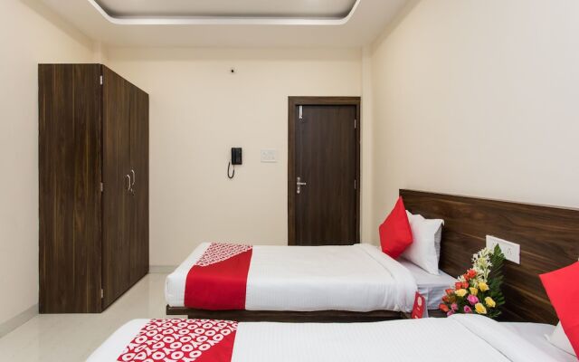 OYO 15823 Hotel Richmond Inn