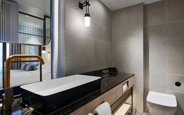 Sheraton Hong Kong Hotel & Towers