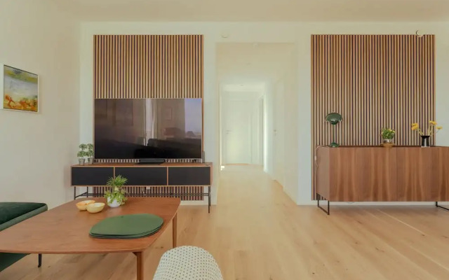 Experience Luxury Living With A Great View
