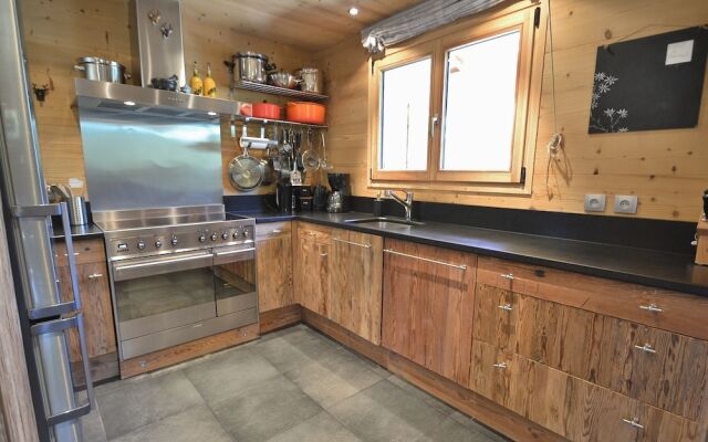 Luxurious Chalet in Le Chinaillon with Sauna