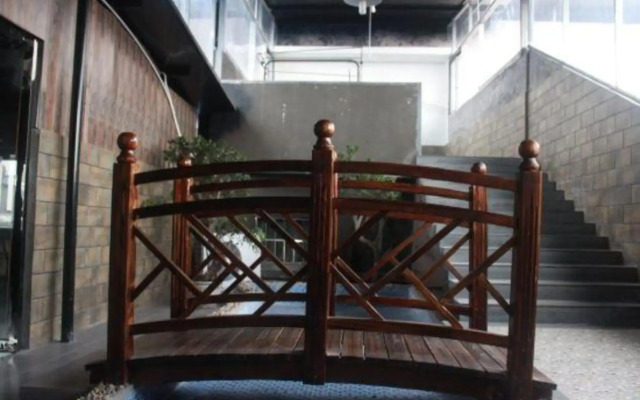 Pin Hotel