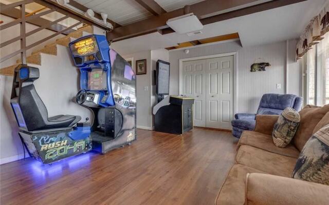 Bear View Chalet Three Bedroom Cabin