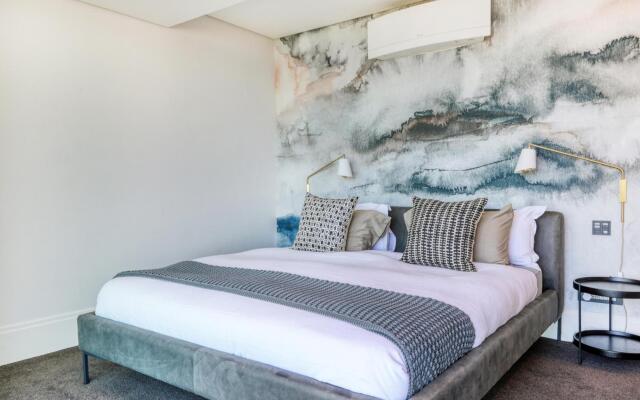 Aurum Allure - Bantry Bay