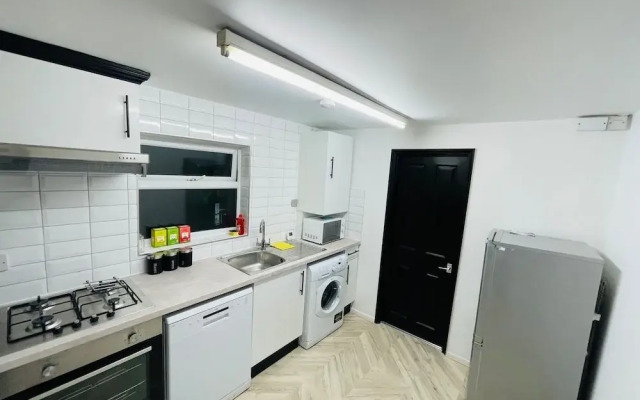 Oxford Charm Apartment-comfort in Prime Location