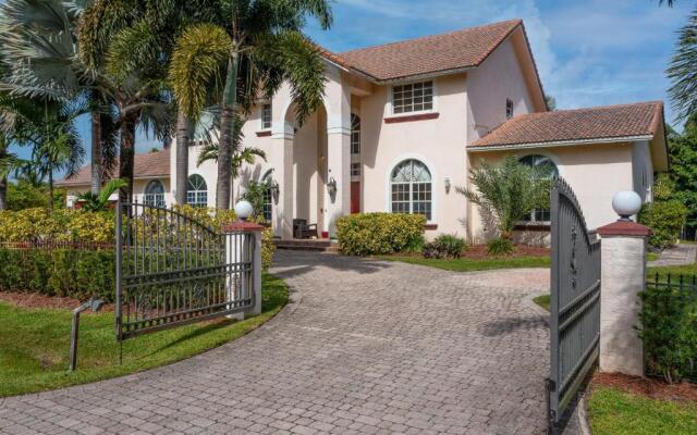 Plantation Acres Luxury Mansion
