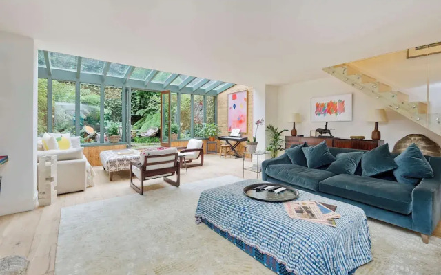 Gorgeous & Grand 5 Bed House, Holland Park