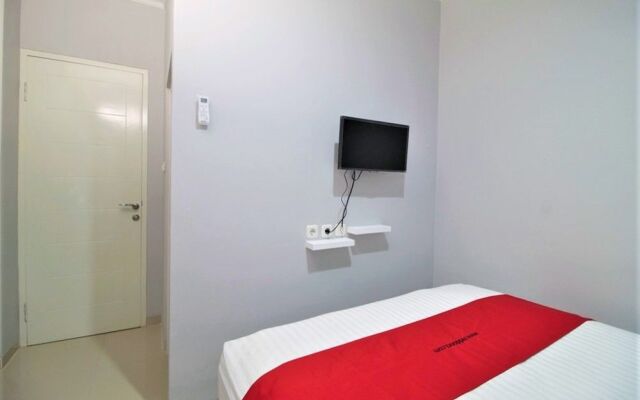 RedDoorz @ Meruya Selatan