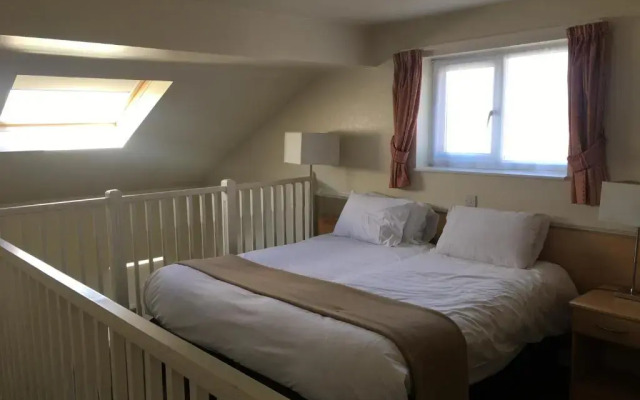 Moreton Park Lodge
