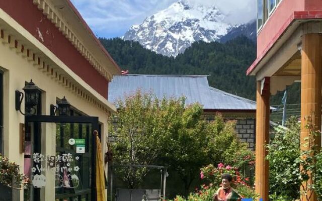 Meet Snow Mountain Boutique Residence