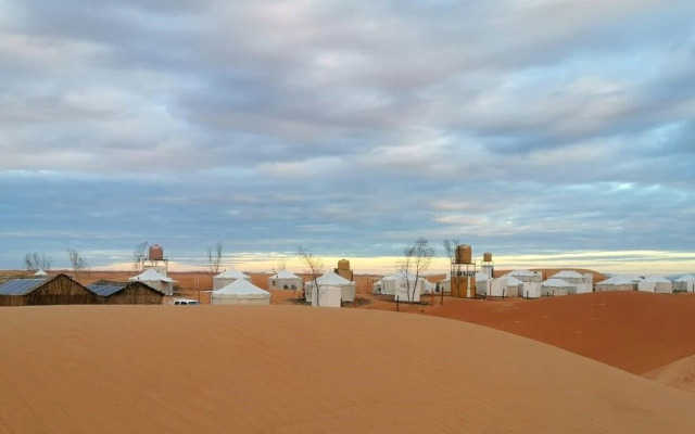 Alsarmadi Desert Camp