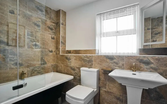 Host Stay Snowdrop Crescent I