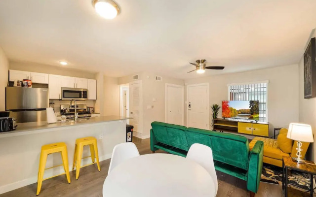 Stylish 1BR Near UT Mueller Evonify