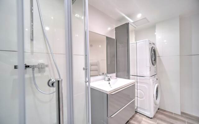 4 Pieces 7-8 personnes coeur de ville