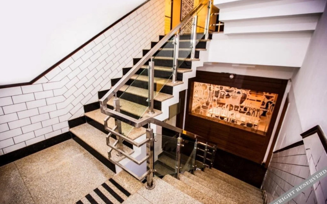 Hotel The City Square & Suites
