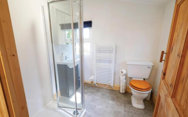 Merlins Cabin - 2 Bedroom Cabin - Blaen Cedi Farm - Penclawdd
