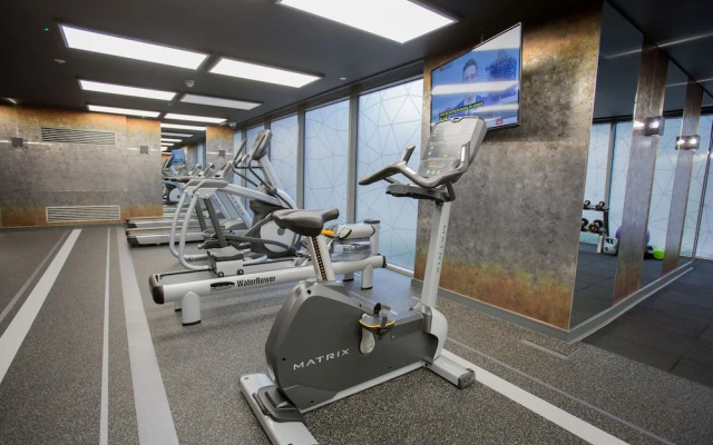 Canary Views One Bed and Bath Apartment