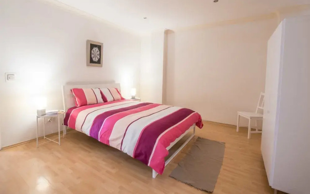 Bright, Spacious and Right in the Center