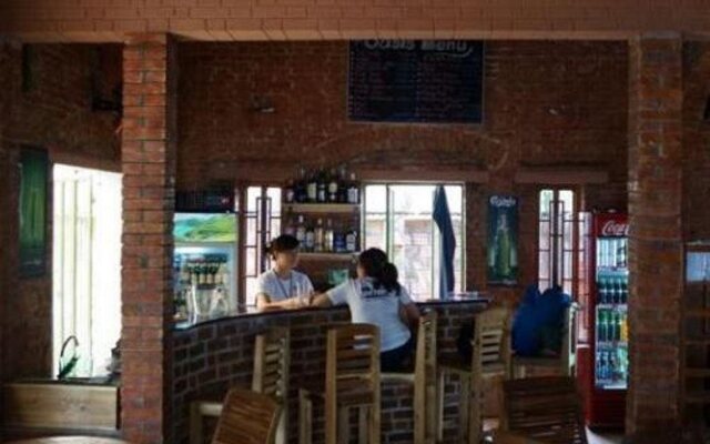 Oasis Bar and Hostel