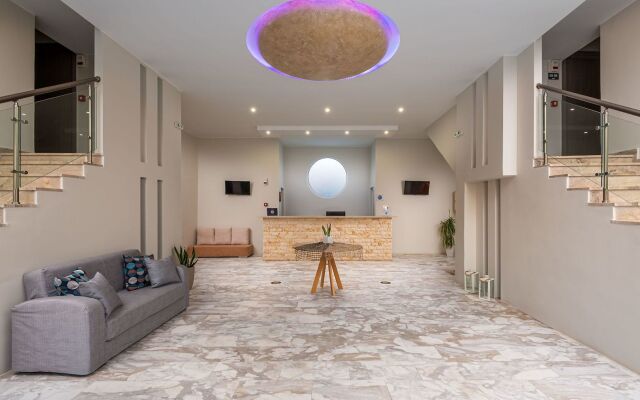 Sisi Breeze Hotel