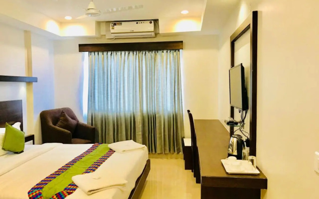 Regalia Inn & Suites