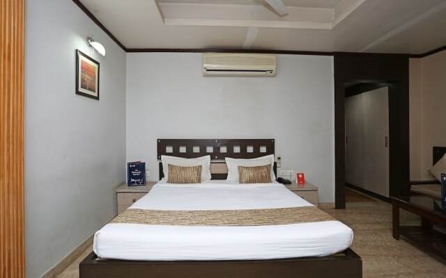 OYO 3063 Crystal Residency