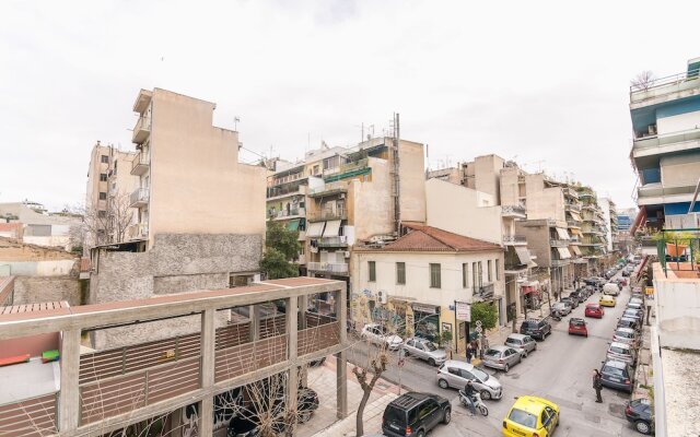 Comfy Kerameikos Apartment by Cloudkeys